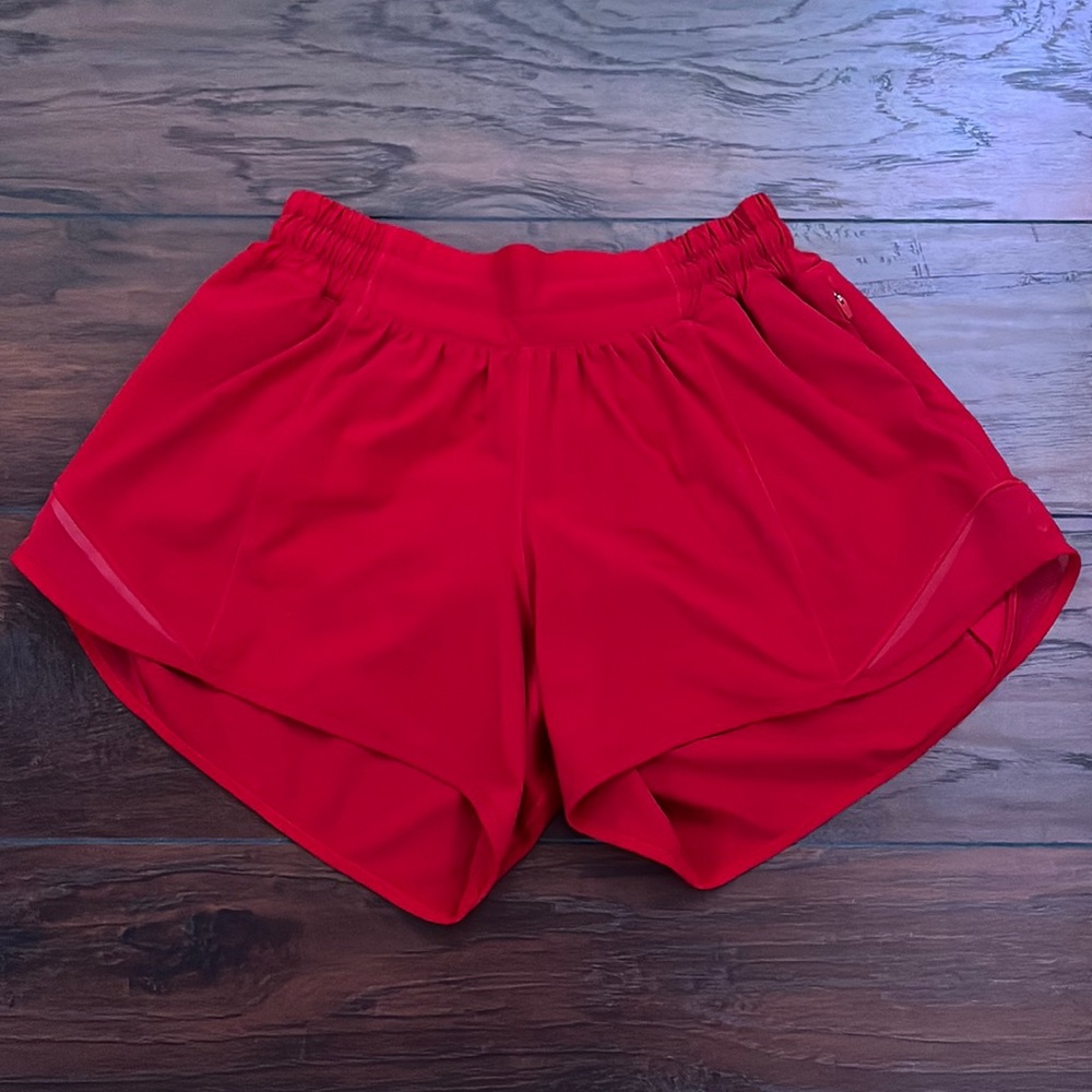Lululemon Hotty Hot Low-Rise Lined Shorts Size 4